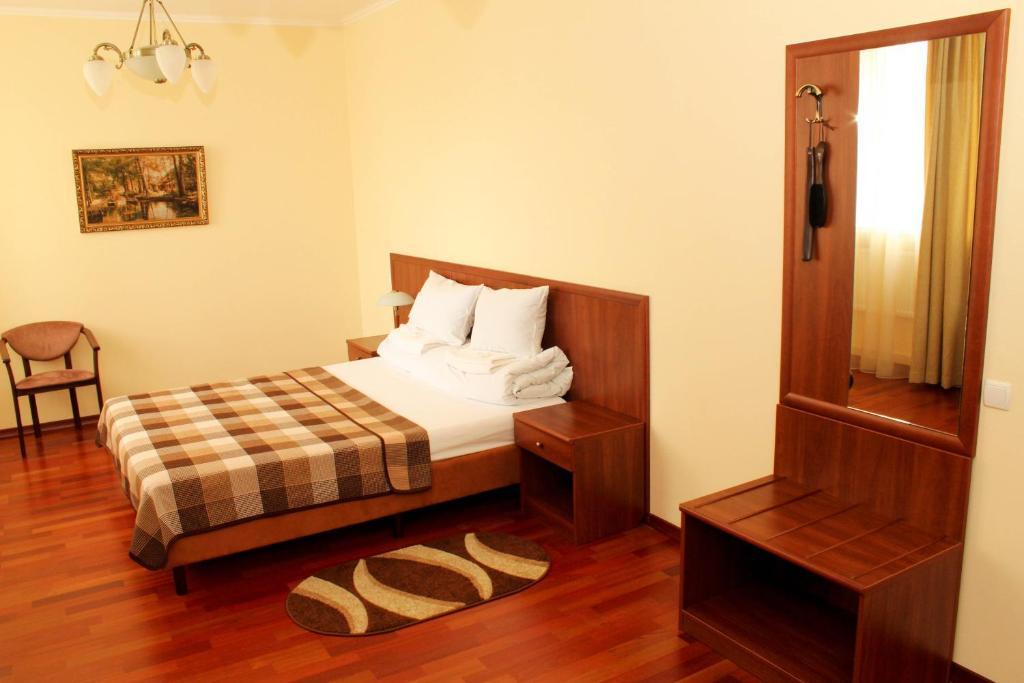 Stanislaviv Ivano-Frankivsk Quarto foto